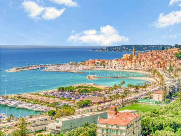 Exclusive: Exceptional Penthouse in Menton Garavan: Breathtaking sea view and absolute luxury