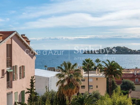 Appartement 3 pièces centre-ville de Beaulieu-sur-Mer, terrasse, vue mer et collines