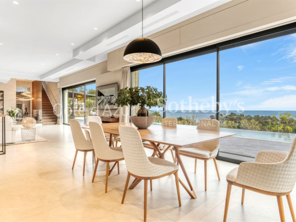 Exceptional villa with panoramic views of the sea near Monaco