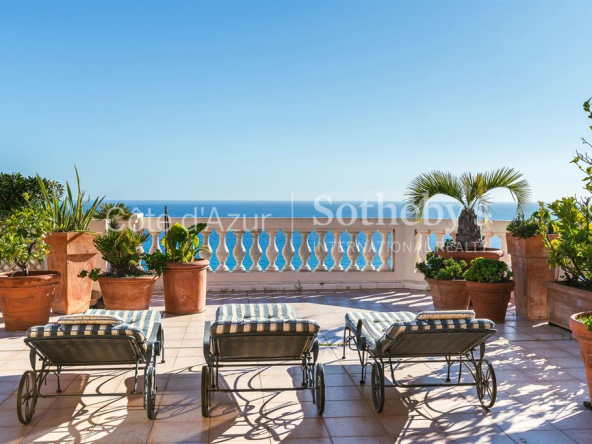 Cap d&#39;Ail, Exceptional Penthouse type 6 rooms near Monaco with sea view