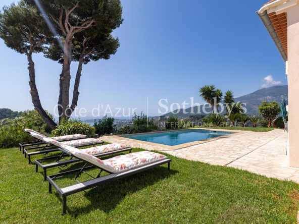 Prestige villa in Menton - Panoramic sea view, 7 bedrooms, swimming pool