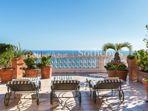 Cap d&#39;Ail, Exceptional Penthouse type 6 rooms near Monaco with sea view