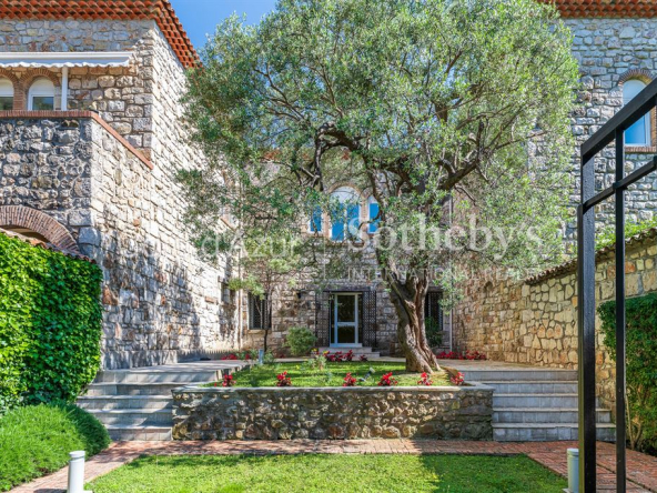 Appartement 3 pièces en duplex avec vue mer, dernier étage, Roquebrune-Cap-Martin