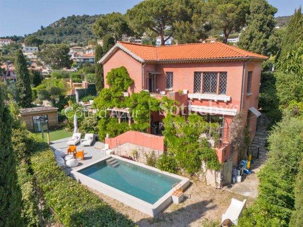 Villa vue mer à vendre à Villefranche-sur-Mer  : Adresse confidentielle proche centre et plage