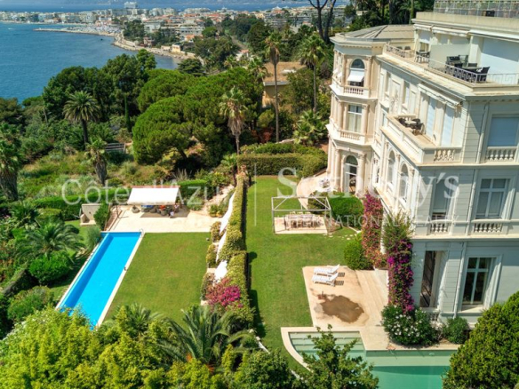 Cannes – High-end 4 bedroom apartment on the ground floor, swimming pool, private domain, sea view