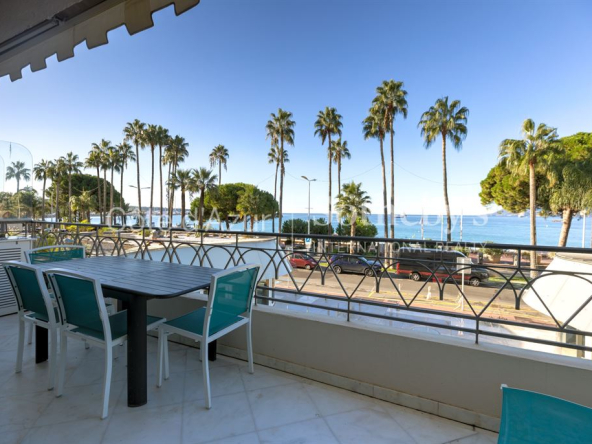 Cannes Croisette: Charming 3 room sea view – 12m² terrace – Luxury residence