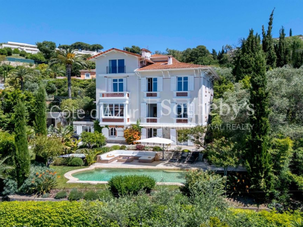 Propriété d’exception au cœur du Cannet résidentiel, à pied du vieux village, vue mer