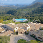 Exceptional Provençal estate for sale on the Côte d&#39;Azur, panoramic sea view, 30 Ha