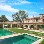 Luxurious private estate with professional stables: Exceptional stud farm.