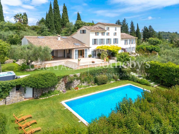 Hinterland: 18th century bastide with panoramic view-Grasse Saint-Antoine