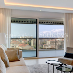 Exclusive: Renovated 3-room penthouse with sea view in Cannes Montfleury.
