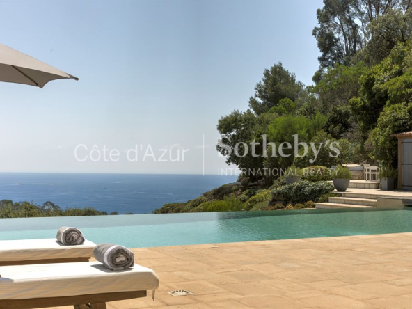 Exclusive – Super Cannes – Villa with panoramic sea view