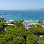 4-room apartment with roof terrace and panoramic sea view