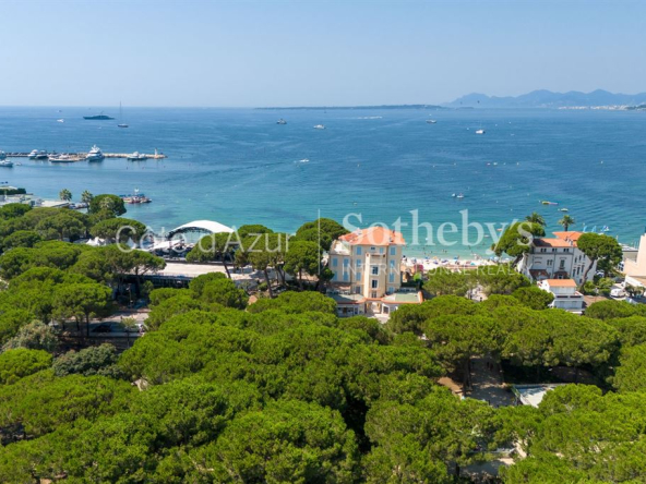 4-room apartment with roof terrace and panoramic sea view