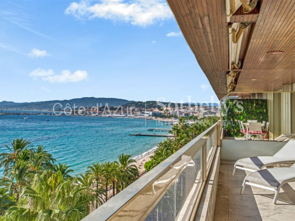 Luxury apartment – ​​Panoramic sea view of the Croisette in Cannes