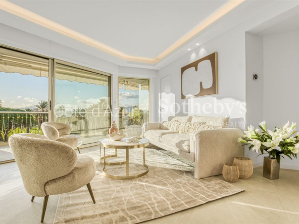 Luxury 3 room apartment – ​​Cannes on the seafront