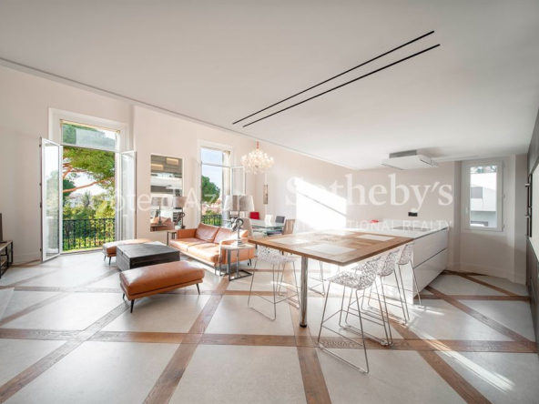 Cannes Basse Californie, 5-room apartment, prestigious 19th century residence near beaches