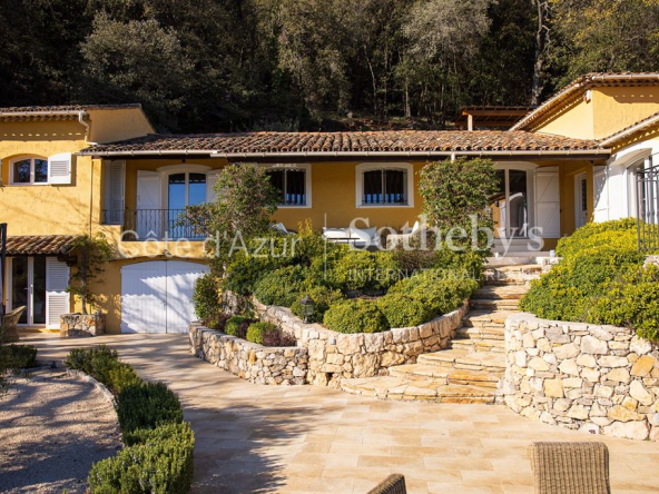 Cannes hinterland – Charming property 45 minutes from Nice Airport, panoramic view.