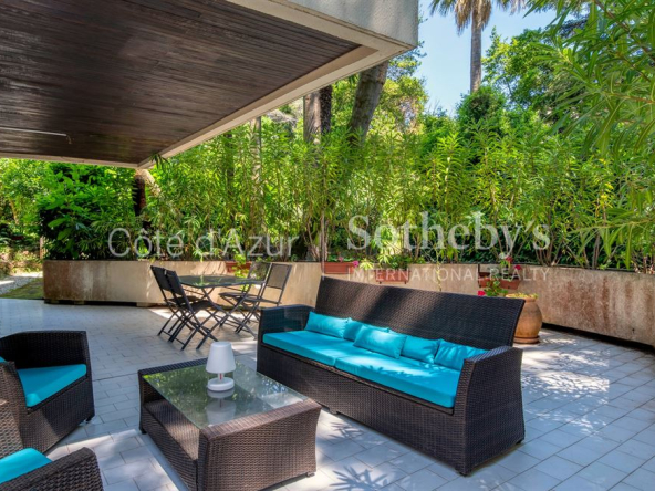 Vivre en plein cœur de Cannes Montrose dans un appartement d’exception avec jardin