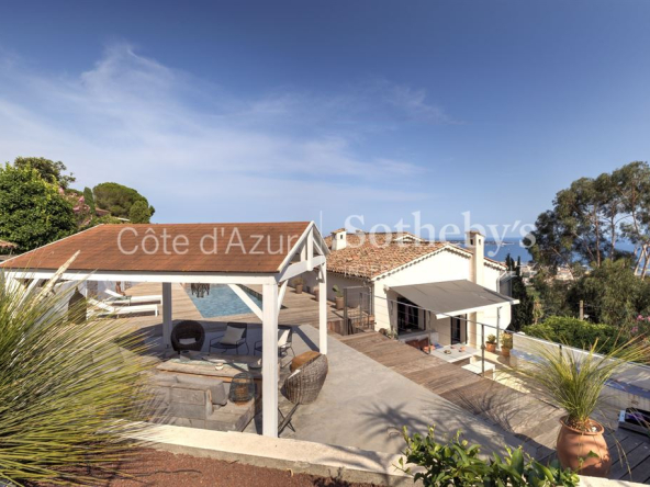 Villa de prestige avec vue mer panoramique à Golfe Juan