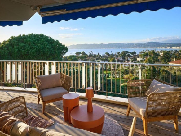 Cap d’ Antibes luxueux appartement 6 pièces à vendre 300 m2 et terrasse 140 m2 vue mer