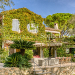 Charme provençal et luxe contemporain pour cette propriété au coeur du village de Mougins
