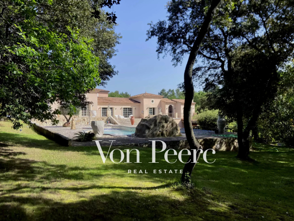 Villa provençale sur un terrain paysagé d’un hectare,