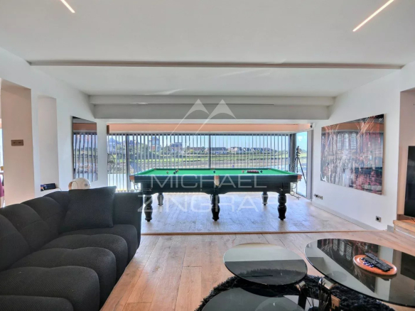 Duplex apartment – ​​Beachfront residence