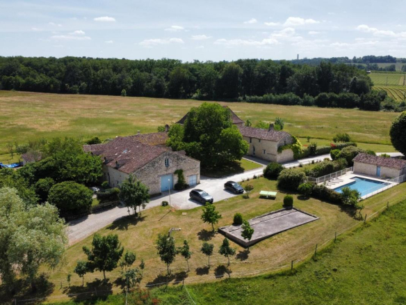 12th-century stone property with 322m² of living space, including gîtes and bed and breakfast rooms, for sale on its 30-hectare grounds