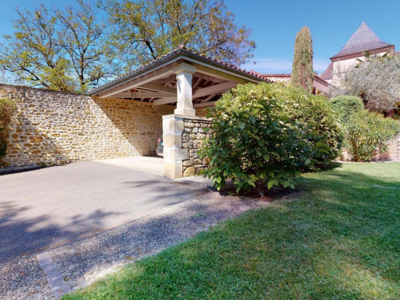 Demeure en pierres avec jardin et abri près de Sarlat-la-Canéda