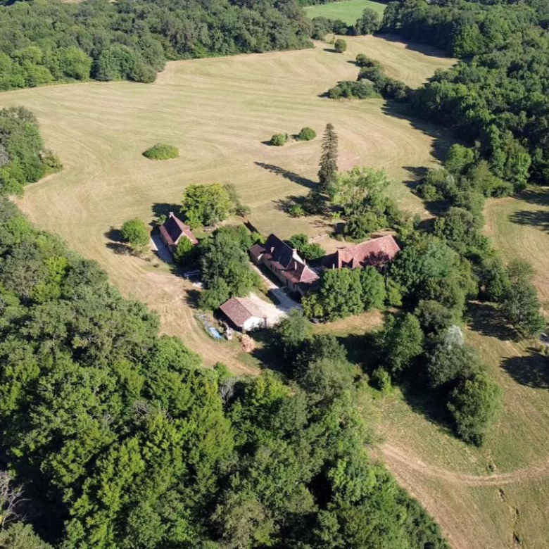 Luxury real estate photo | Charming Properties