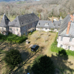Région Brive – beau château des XVI, XVII et XIXème en bon état général avec dépendances sur 19 ha environ