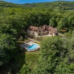 Grande demeure périgourdine avec vue sur la Dordogne