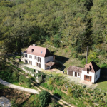 Renovated charm property in black Périgord