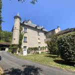 Secteur Saint-Céré , ancien couvent du XIIe siècle réhabilité, 350 m² habitables , dépendances, terrain 1510 m²