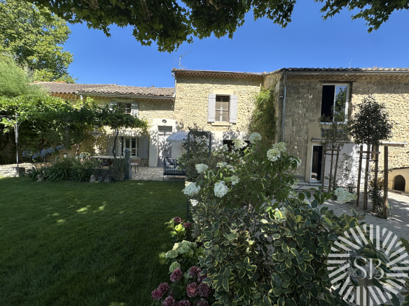 Mas au calme, Jardin, Piscine , 3 chambres, studio indépenda