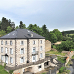 Mansion or large family home, to you from Réal