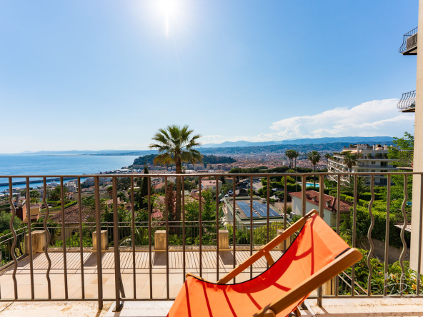 Beautiful 2 -bedroom apartment with sea view in Mont Boron, Nic