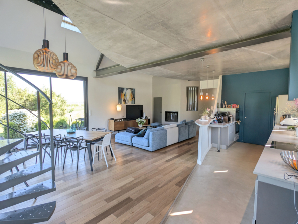 Saint-Quentin-en-Tourmont: Exceptional architect house