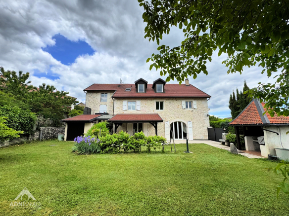 House 12 rooms 392 m2