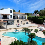 La Ciotat house 388 m2 living space - 1900 m2 of land - that