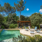Provençal paradise with infinity pool on the pine forest!