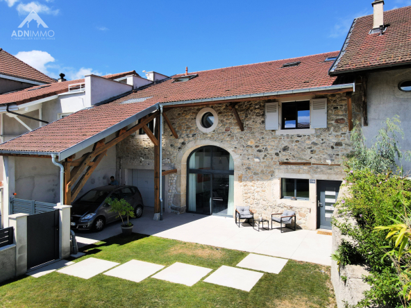 GESSIENNE BARN 8 ROOMS 243 M2