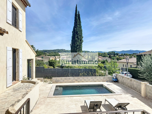 A 800 mètres du centre ville de Vaison La Romaine. Belle Vil