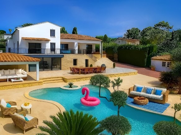 EXCEPTIONAL MEDITERRANEAN HOUSE – FONTSAINTE DISTRICT,