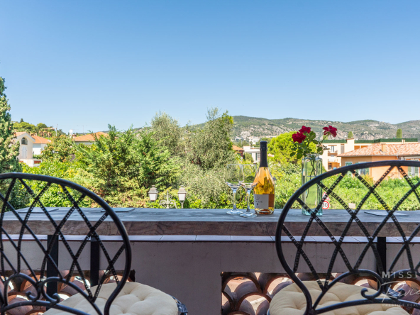 Beautiful renovated apartment with 2 bedrooms in a Vill house