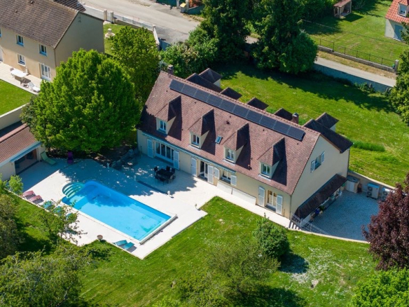 Magnificent 14-room property, 490 m2 Pont-sur-Yonne (