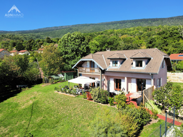 MAISON 6 PIECES 174 M2