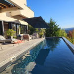 Maison design avec piscine aérienne   Gap