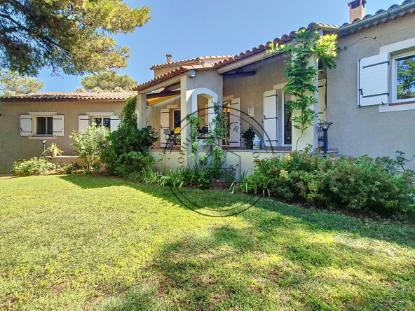 PROPRIETE A CHEVAL-BLANC: ELEGANCE, CONFORT ET CADRE ENCHANT